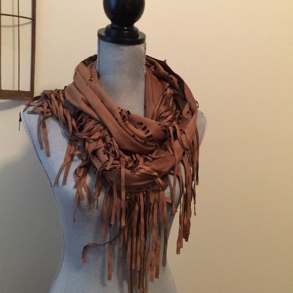 Accessories - BEAUTIFUL Fringe Brown Scarf